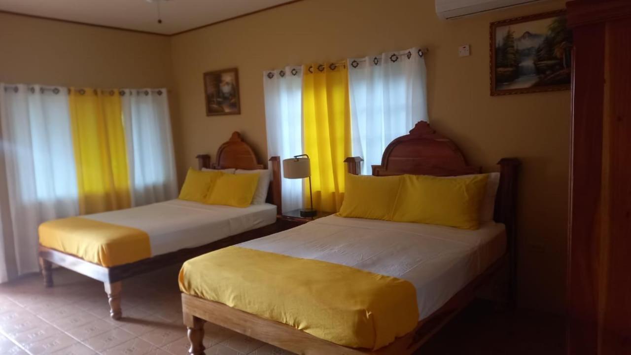 Brytan Villa Treasure Beach Buitenkant foto