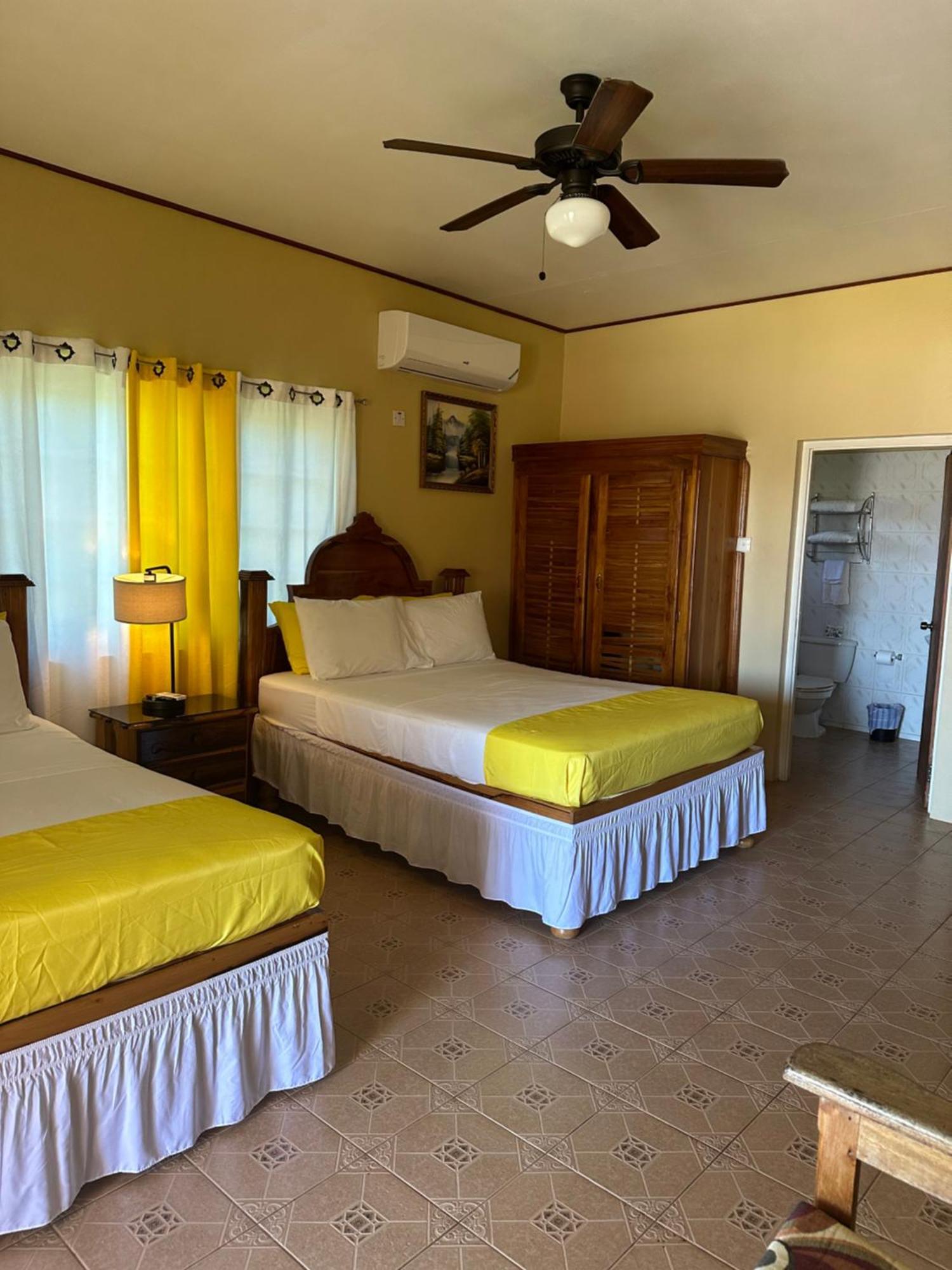 Brytan Villa Treasure Beach Buitenkant foto
