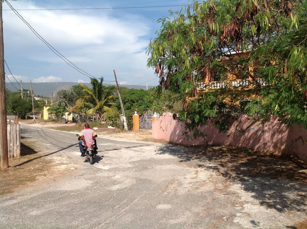 Brytan Villa Treasure Beach Buitenkant foto